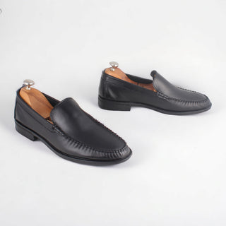 Men  shoes / 100 % genuine leather/ black -8590
